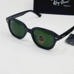 Sunglasses in Black Frame Green Lens